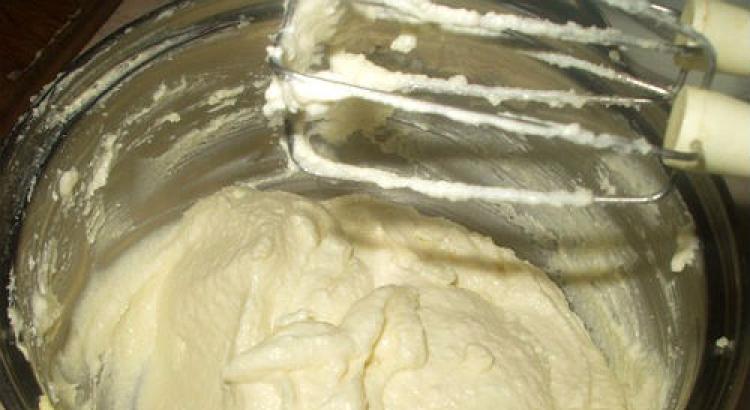 Крем для бисквитного торта - пошаговые рецепты приготовления масляного, сливочного, заварного или творожного